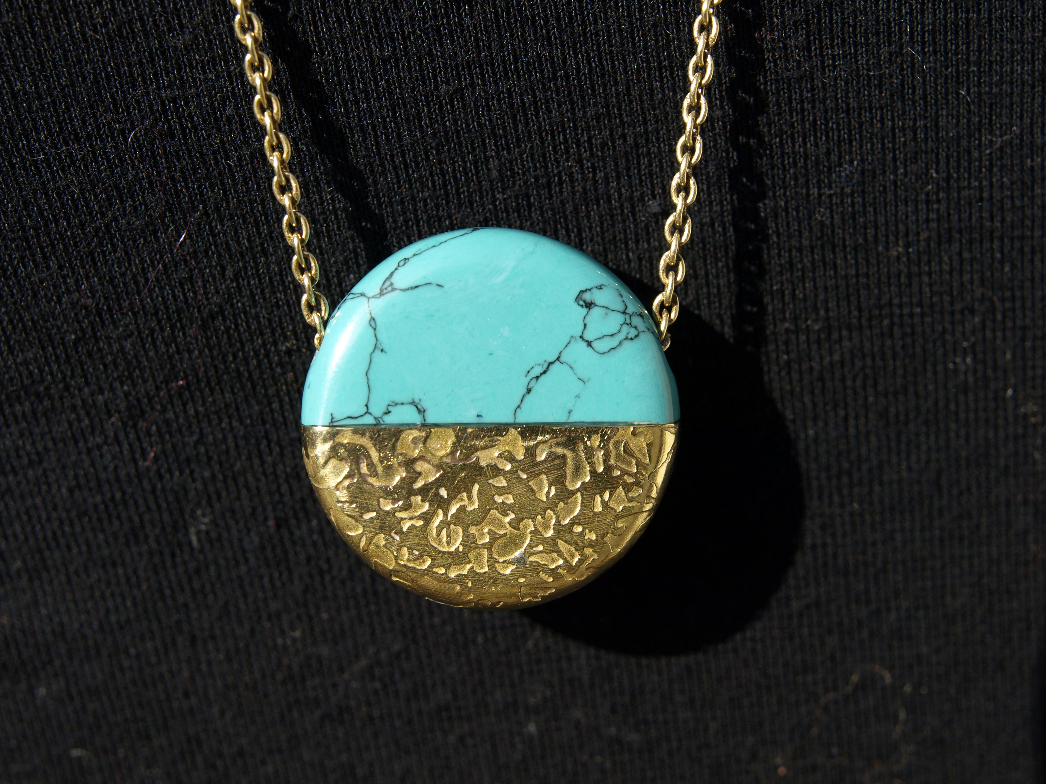Collier en pierre semi-précieuse (turquoise)