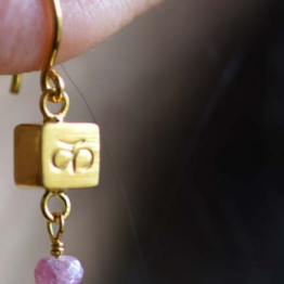Tourmaline stone (rosa) and gold plated recycled brass