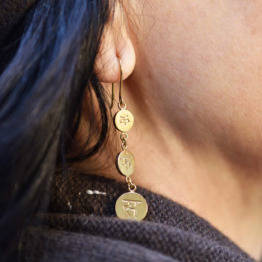 Earrings with chain and Chinese characters